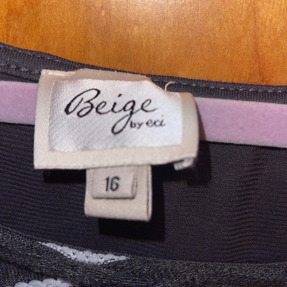 Beige by Eci Casual Abstract Midi Dress - Picture 2 of 4